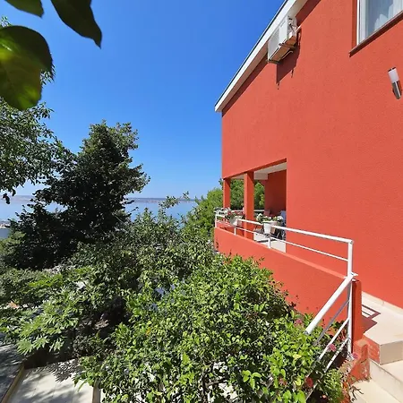 Candela Apartment *