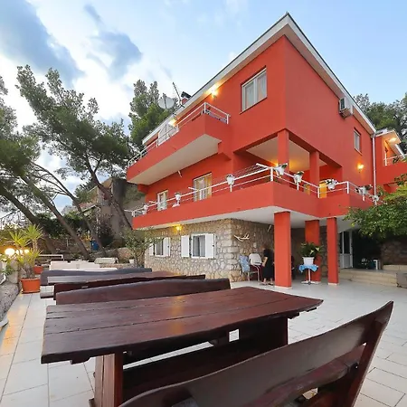 Apartment Candela *