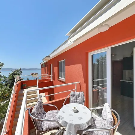 Candela Apartment